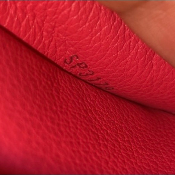 🩷🩷Louis Vuitton Lockme Cardholder - Picture 8 of 11